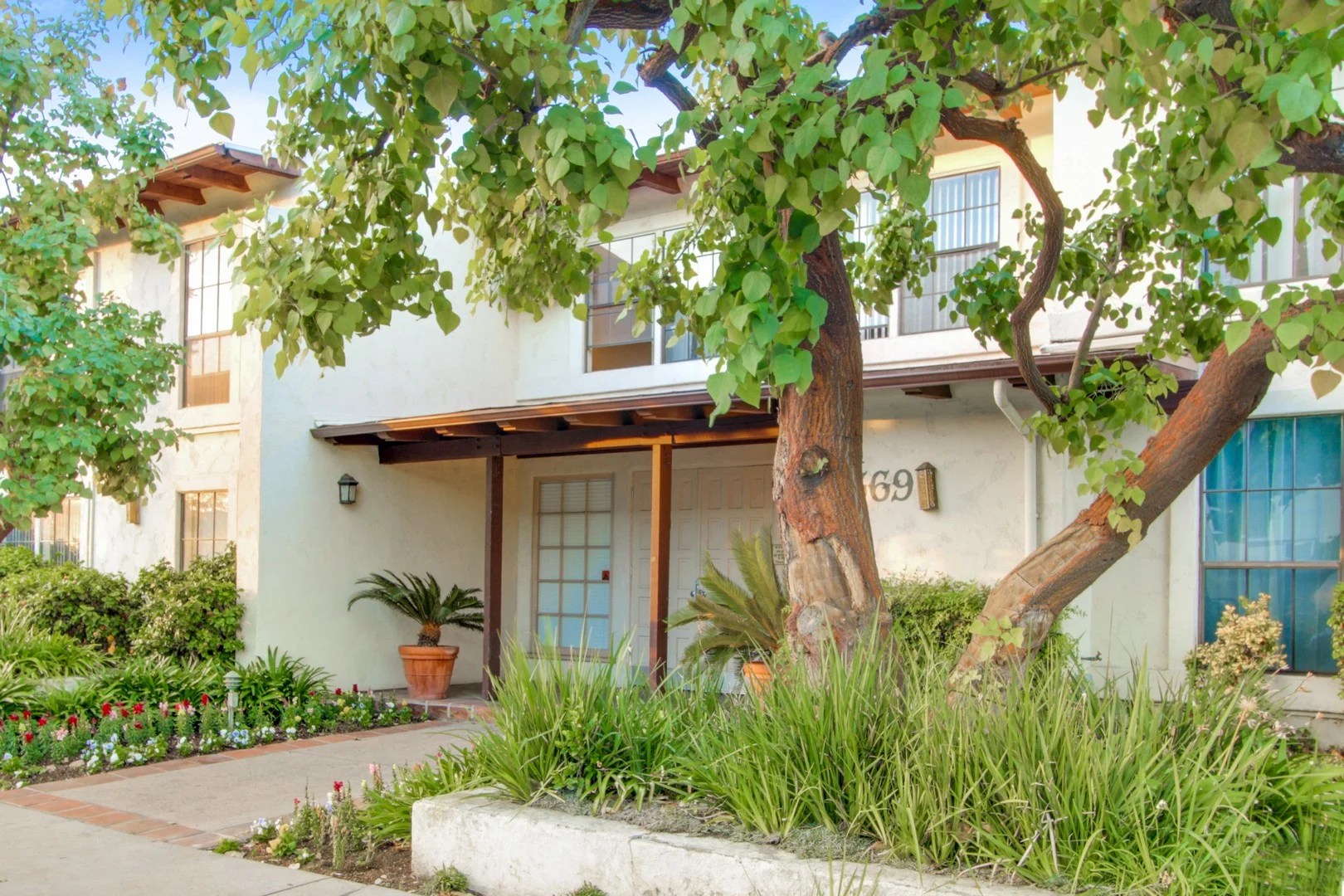 Photos and Video of Garden Green Apartments in North Hollywood, CA